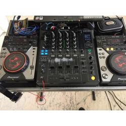 Consolle DJ pioneer completa di flightcase