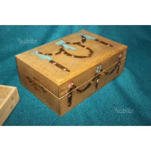 Scatola legno vintage con scomparti decori dipinti
