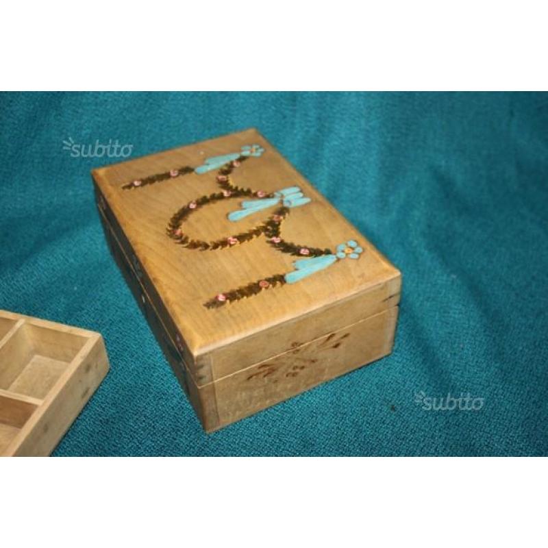 Scatola legno vintage con scomparti decori dipinti