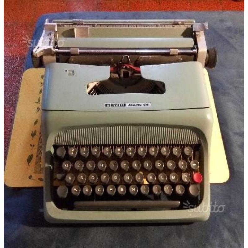 Macchina da scrivere Olivetti Studio 44