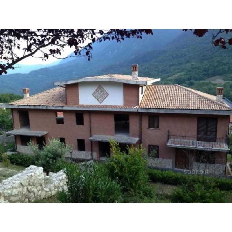 Villetta trifamiliare