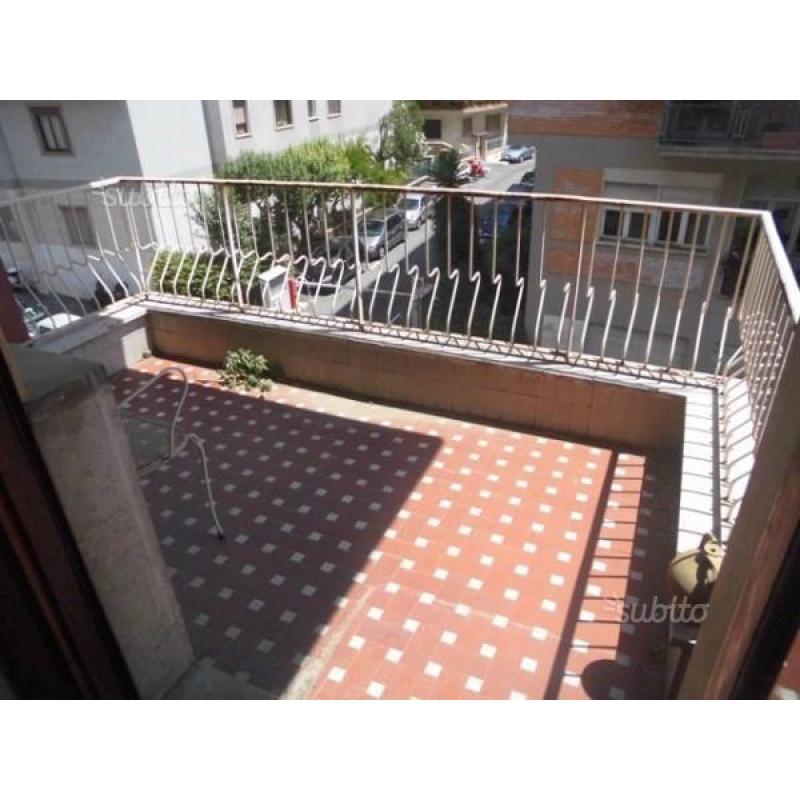 2 PIANO mq.165 CON TERRAZZA BALCONI CANTINA P.AUTO