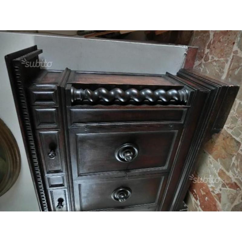 Antica credenza fine 800
