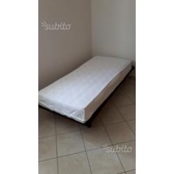 Letto singolo con materasso