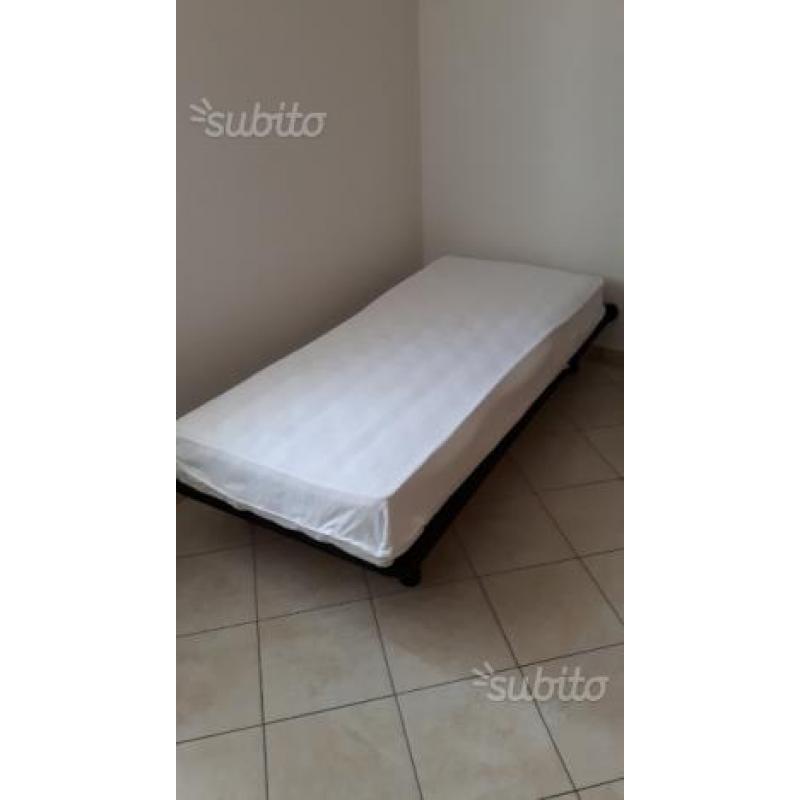 Letto singolo con materasso
