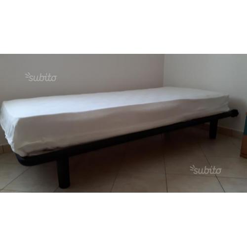 Letto singolo con materasso