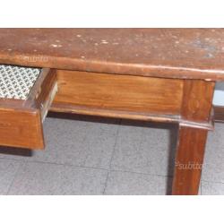 Tavolino fine 800 in essenza di abete