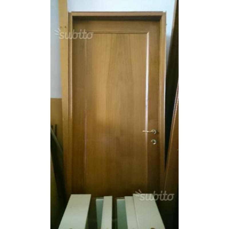 Porte interne in legno noce