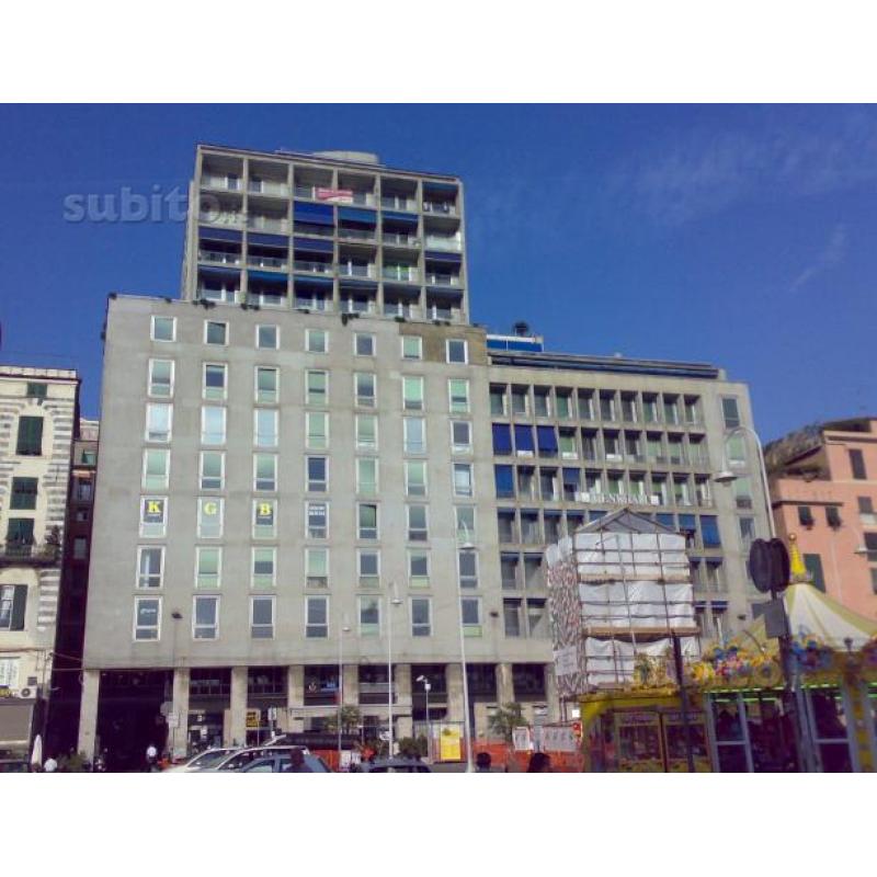 Acquario-Piazza Caricamento: ufficio-studio mq 15