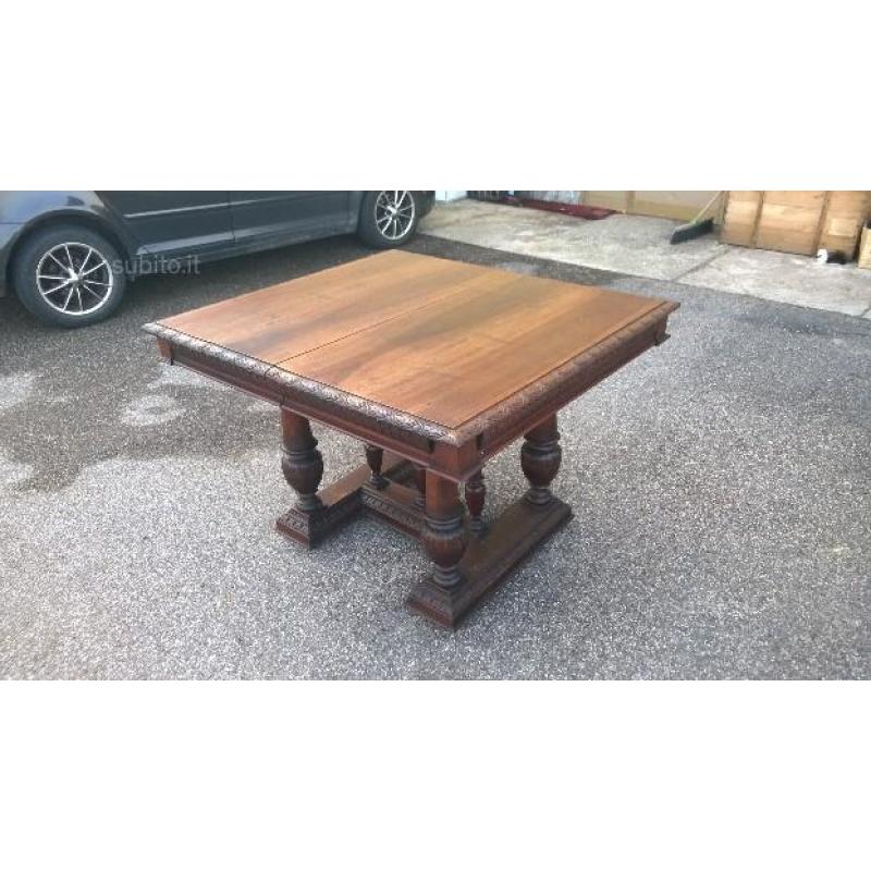 Antico ed imponente tavolo dell'800