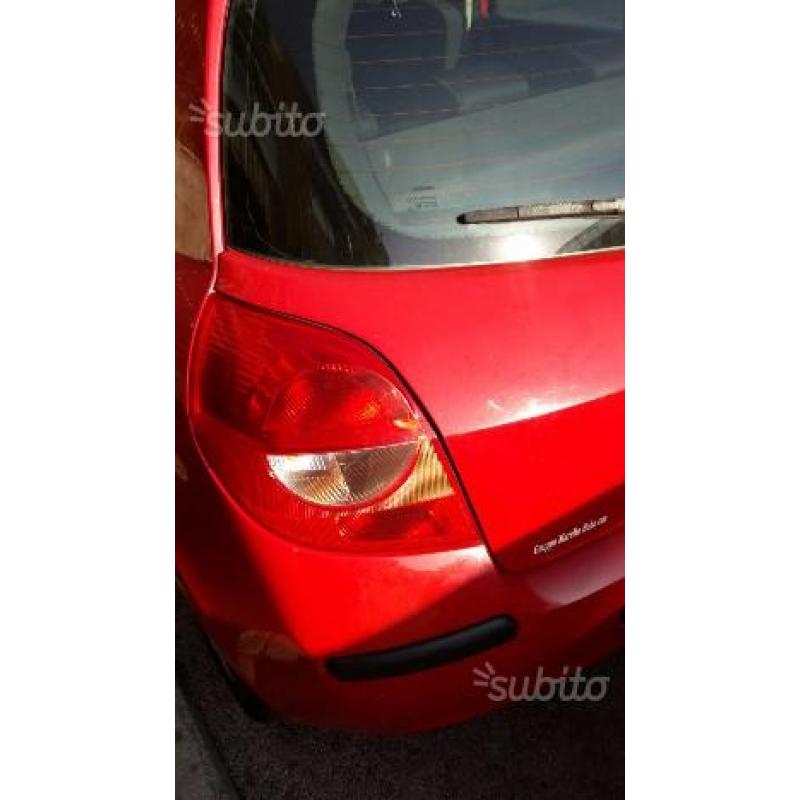 RENAULT Clio 3ª serie - 2005
