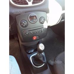 RENAULT Clio 3ª serie - 2005