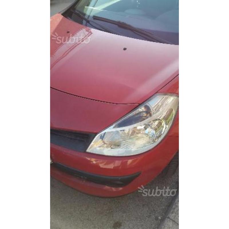 RENAULT Clio 3ª serie - 2005