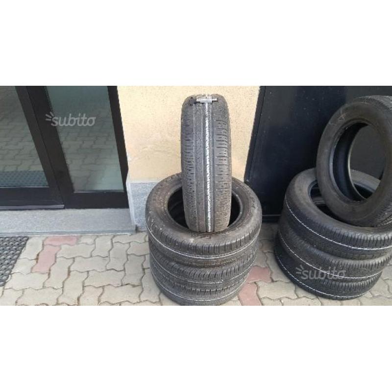 4 pirelli estivi 185/65/15 88t usati 90-95%