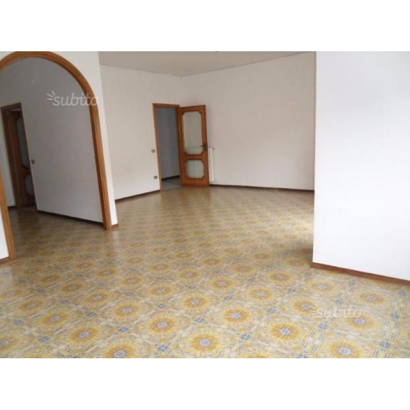 Ampia quadratura ad. Via Epomeo