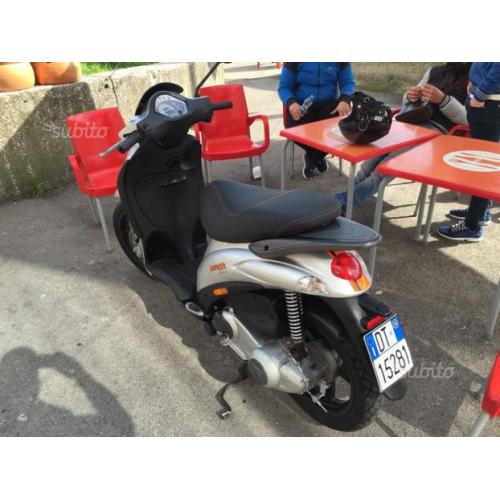 Liberty S Derbi sonar 125 2010