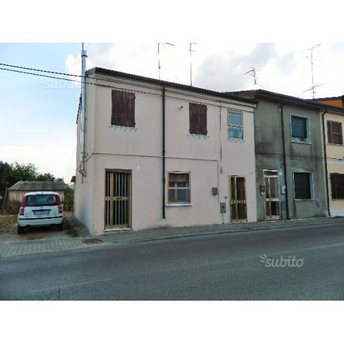 Codigoro, Casa a Schiera