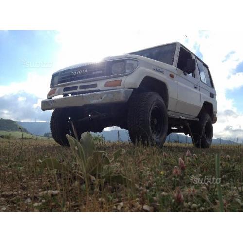 TOYOTA Land Cruiser VX MOTORE NUOVO