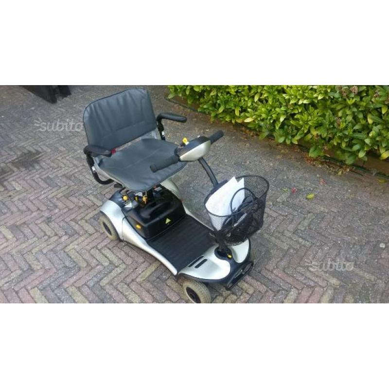 Scooter elettrico per anziani e disabili