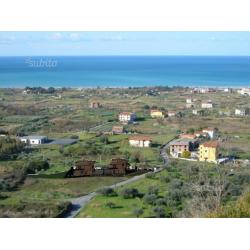 Terreno con progetto approvato per due ville