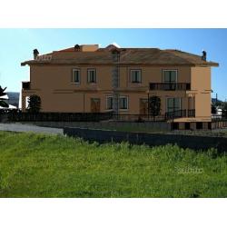 Terreno con progetto approvato per due ville