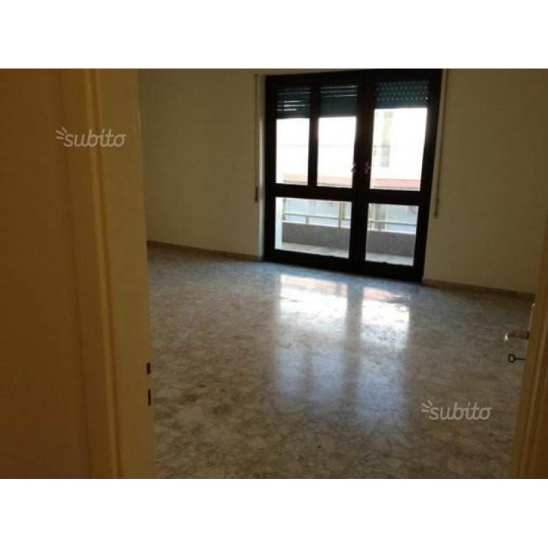 Appartamento c.so gelone vista mare