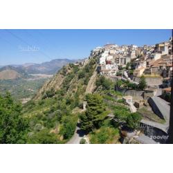 Teereno panoramico Gole Alcantara
