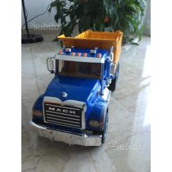 Camion Bruder