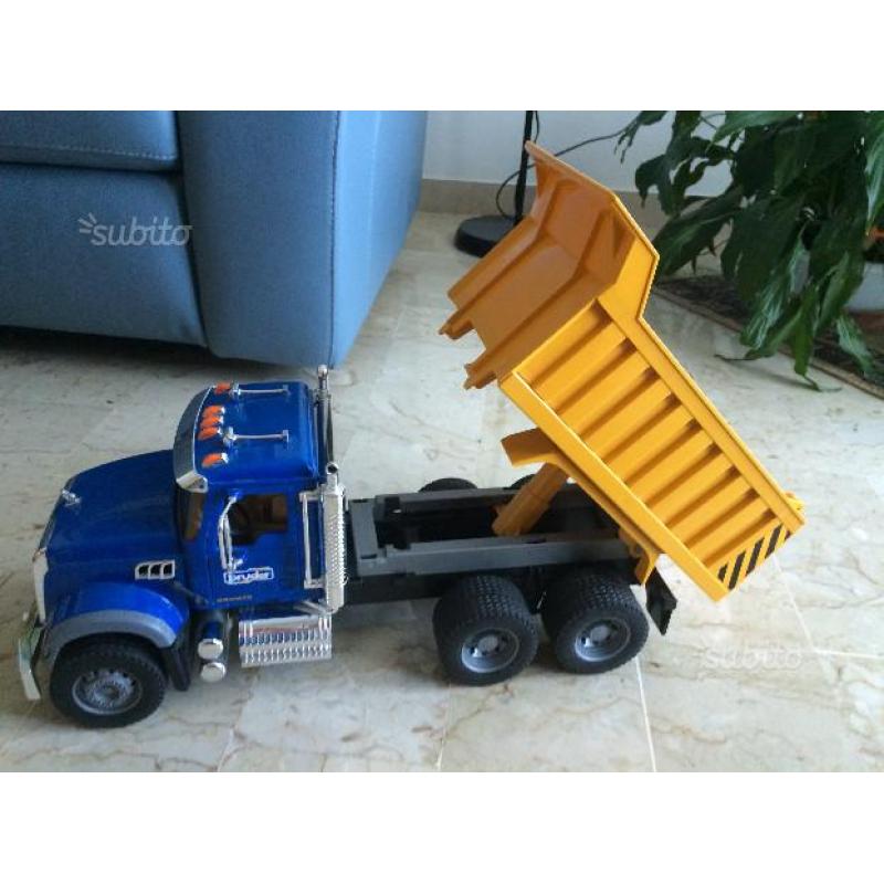 Camion Bruder
