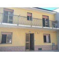 Villa su 3 livelli con parcheggio