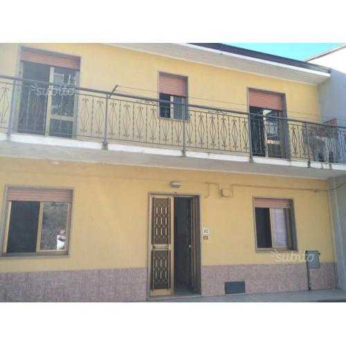 Villa su 3 livelli con parcheggio