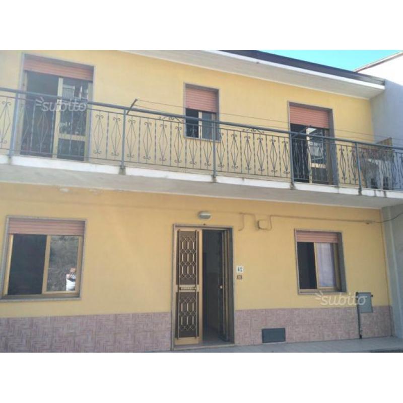 Villa su 3 livelli con parcheggio