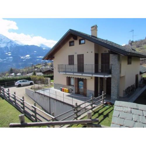 3 locali con giardino e garage vicino Aosta