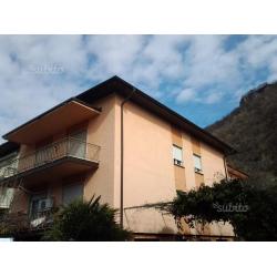 Casa singola con grande giardino a Melta di Gardol