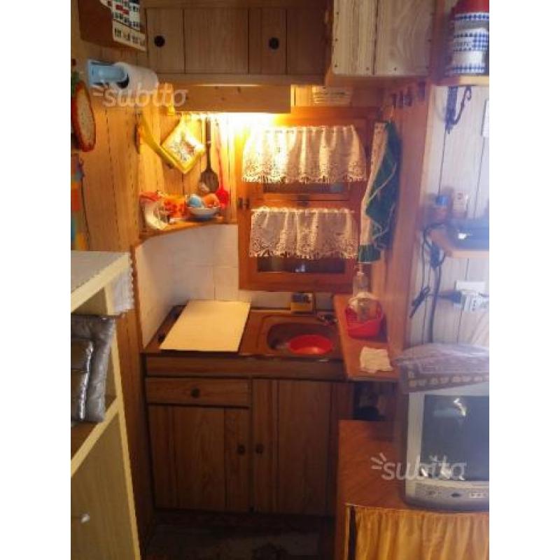 Vendita roulotte con pre-ingresso in legno