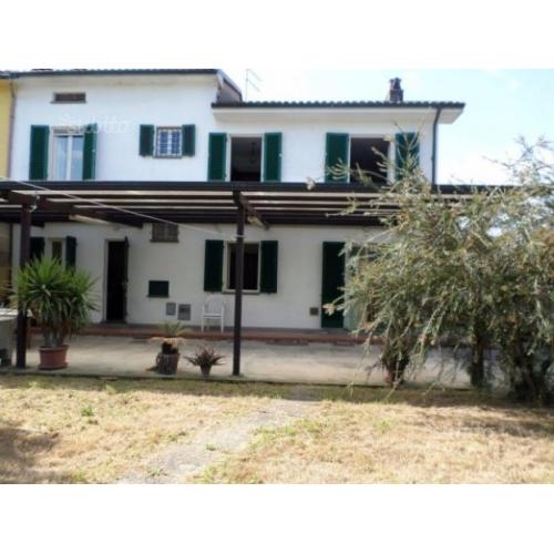 Casa indipendente a Porcari, 6 locali