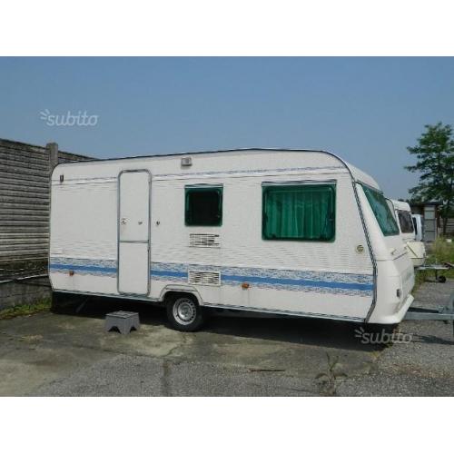 Roulotte adria 461 DD