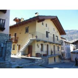 Attico a Aymavilles, Frazione Moulins, 2 locali