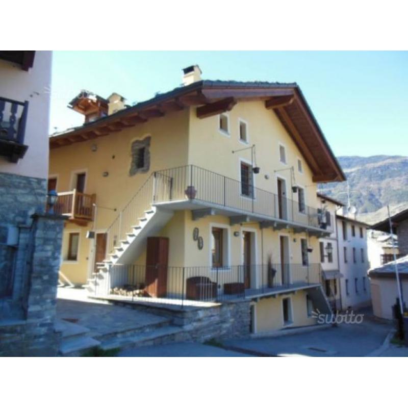 Attico a Aymavilles, Frazione Moulins, 2 locali