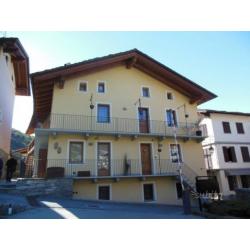Attico a Aymavilles, Frazione Moulins, 2 locali