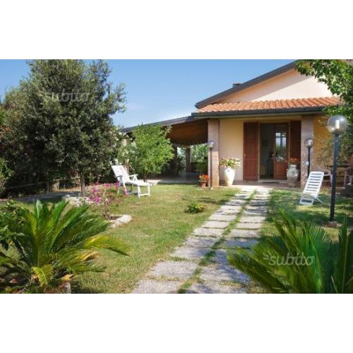 LAST-MINUTE 11-18 GIUGNO villa con piscina