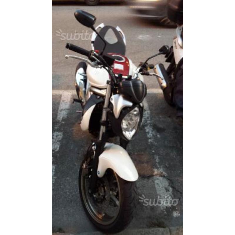 Suzuki gladius 650
