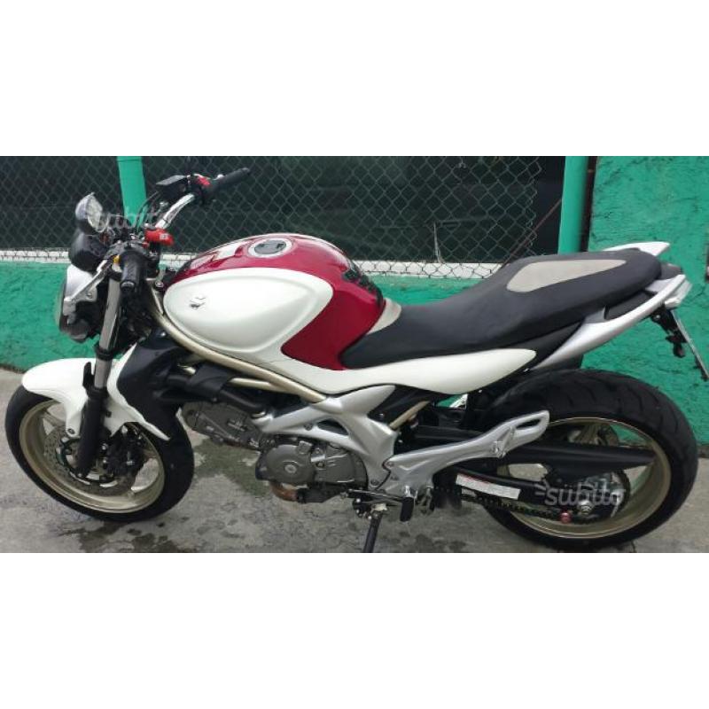 Suzuki gladius 650