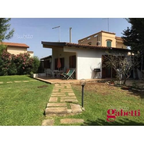 Villa a pochi metri dal mare - Fontane Bianche