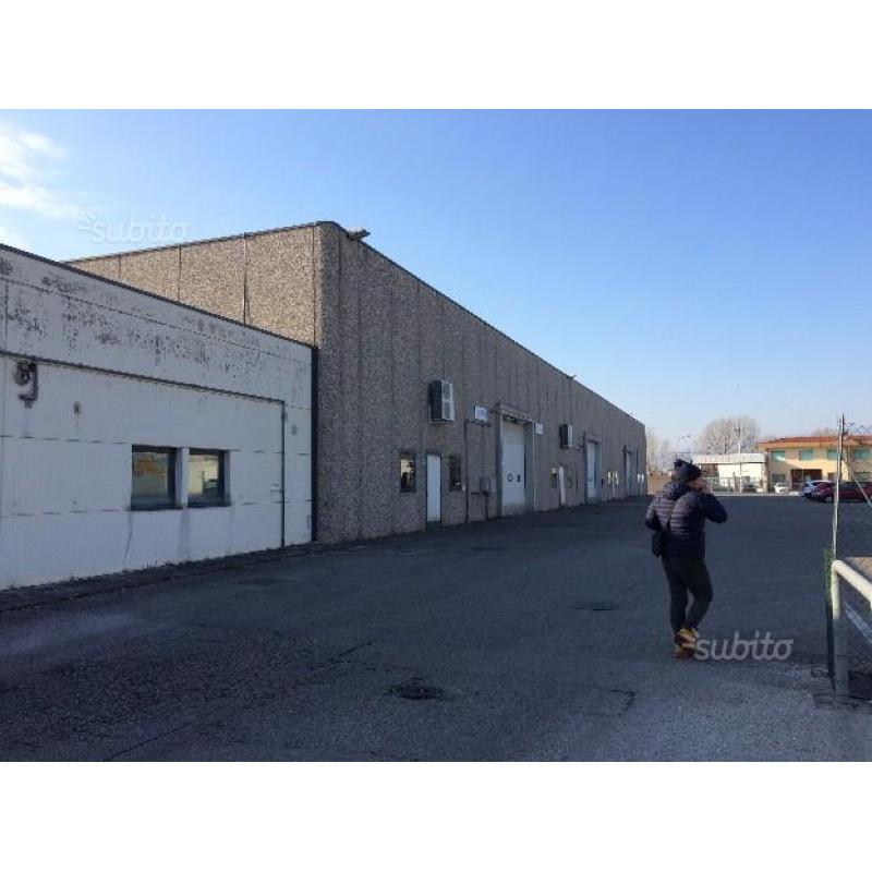 Porzione di 600 mq capannone