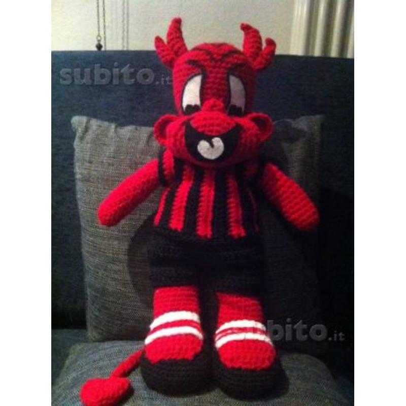 Mascotte diavoletto milan ( amigurumi)
