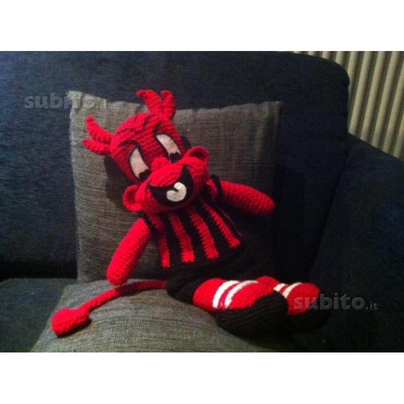 Mascotte diavoletto milan ( amigurumi)