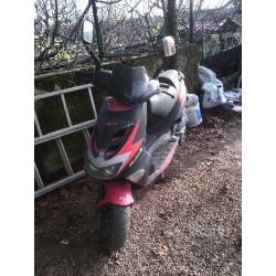 Aprilia SR 50 ditech troy corser