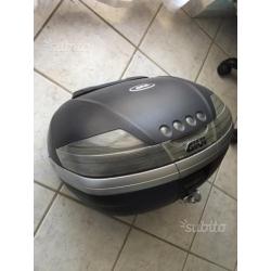 Bauletto Givi V46 e piastra Dorsoduro