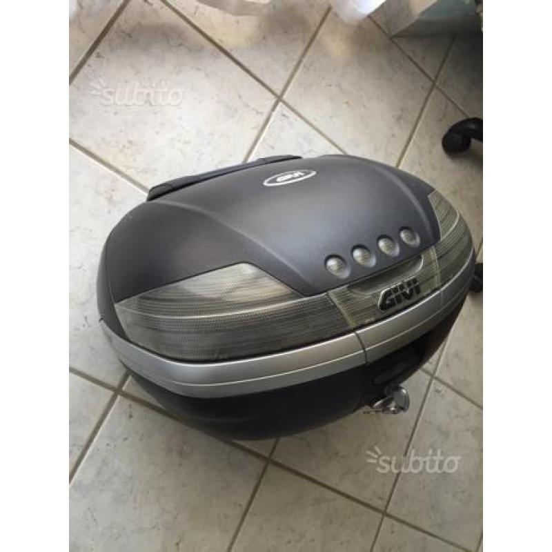 Bauletto Givi V46 e piastra Dorsoduro